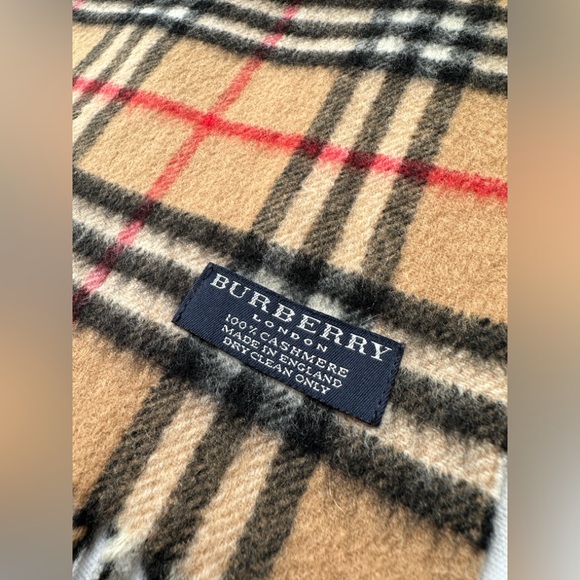 Burberry London Cashmere Iconic Check Scarf England - Picture 5 of 9
